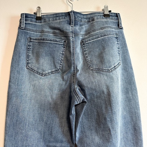 NYDJ Relaxed Straight LiftxTuck Technology Majestic Wash Jeans Size 10 - Picture 6 of 11